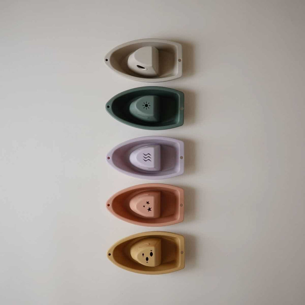 Mushie - Badspeeltje -  Stapelbare Badboten, Badspeeltje, Mushie, Keekabuu