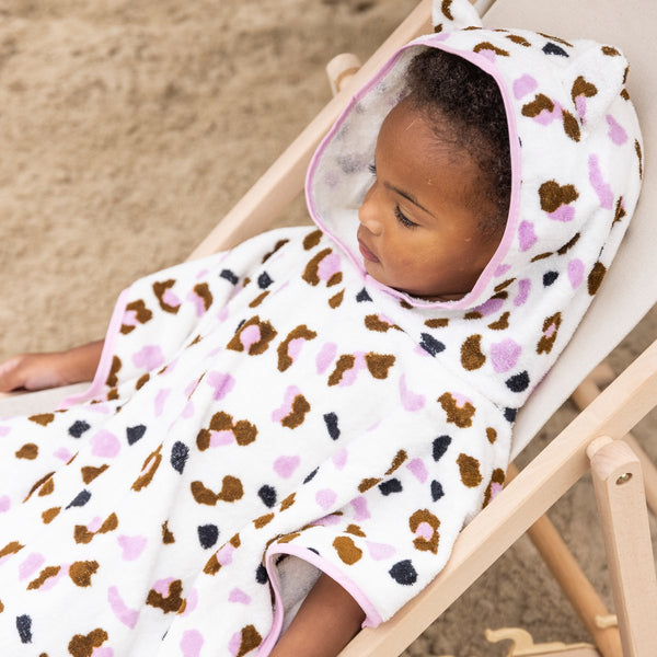 Swim Essentials - Strandponcho Offwhite Panterprint, Poncho's, Swim Essentials, Keekabuu